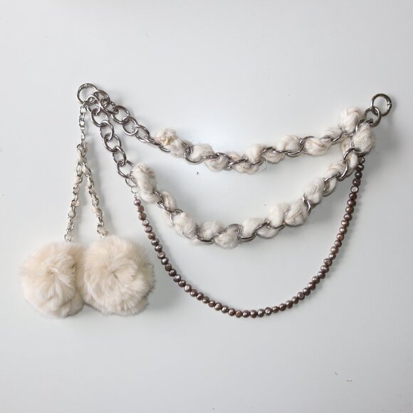 \'Eros\' Bag Chain - Baroque Freshwater Pearl Chain W/ Rubbit Fur Charm main image 6